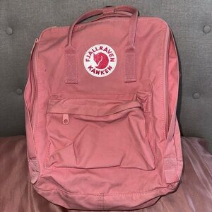 FJALLRAVEN Kånken Backpack